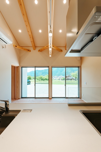 住む人にやさしい自然素材の家 | 鉄骨住宅や工場・施設なら丹波市の工務店「栄伸建設」