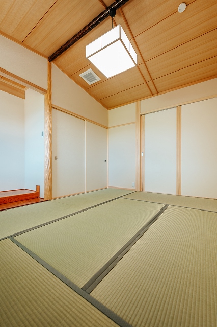 住む人にやさしい自然素材の家 | 鉄骨住宅や工場・施設なら丹波市の工務店「栄伸建設」