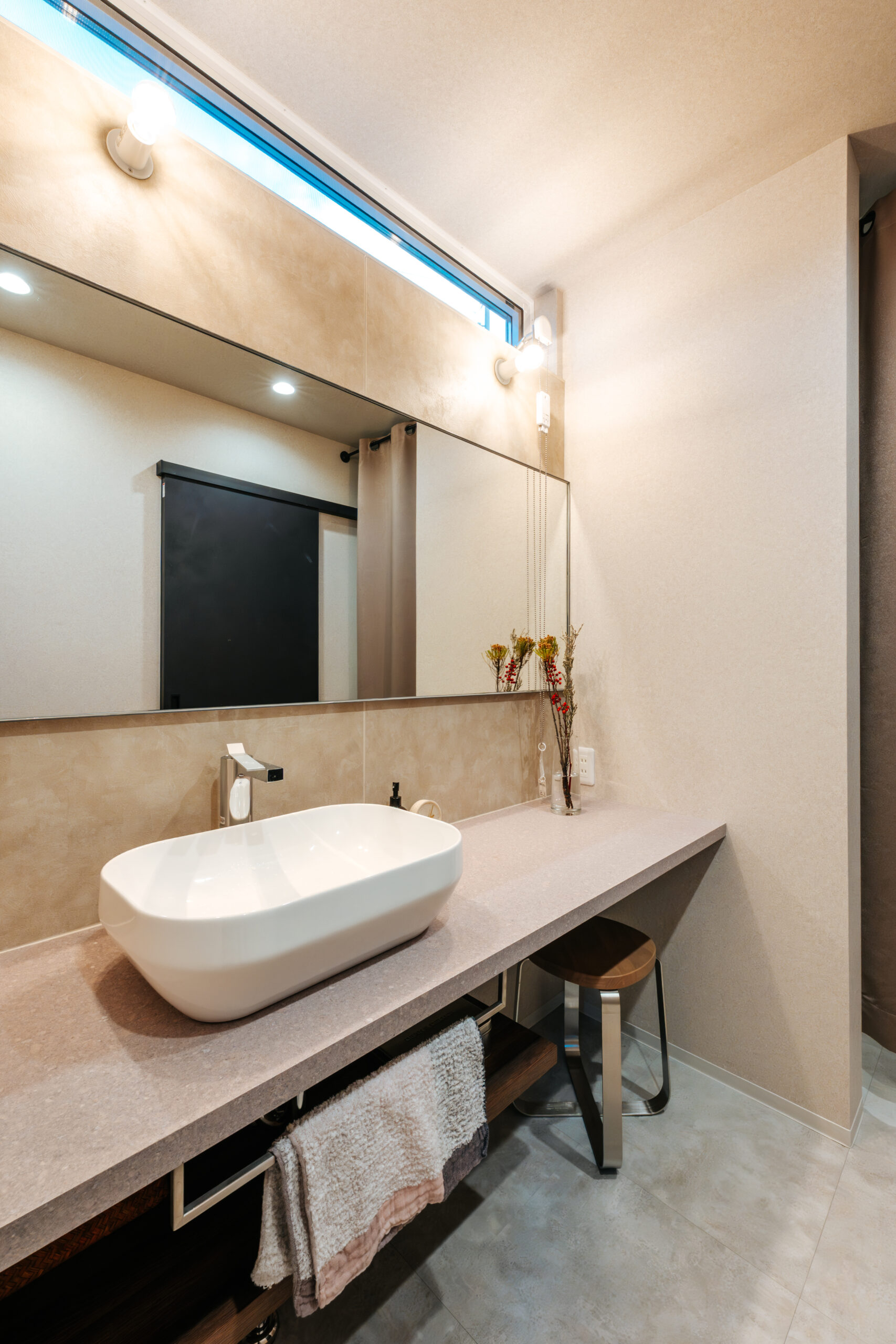 P1120681 趣味を遊び尽くす、土間と吹き抜けのある家 | 鉄骨住宅や工場・施設なら丹波市の工務店「栄伸建設」