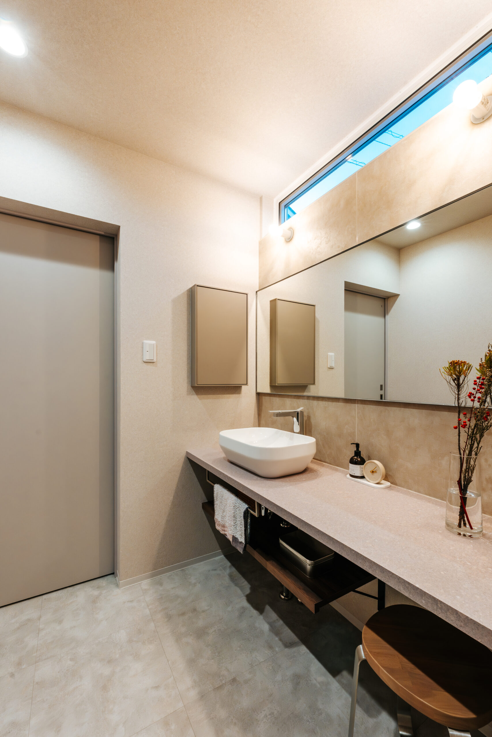 P1120689 趣味を遊び尽くす、土間と吹き抜けのある家 | 鉄骨住宅や工場・施設なら丹波市の工務店「栄伸建設」