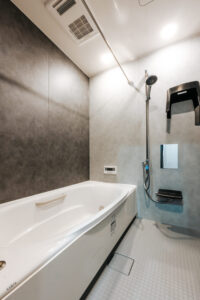 趣味を遊び尽くす、土間と吹き抜けのある家 | 鉄骨住宅や工場・施設なら丹波市の工務店「栄伸建設」